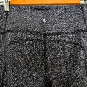 Capri Lululemon size 8